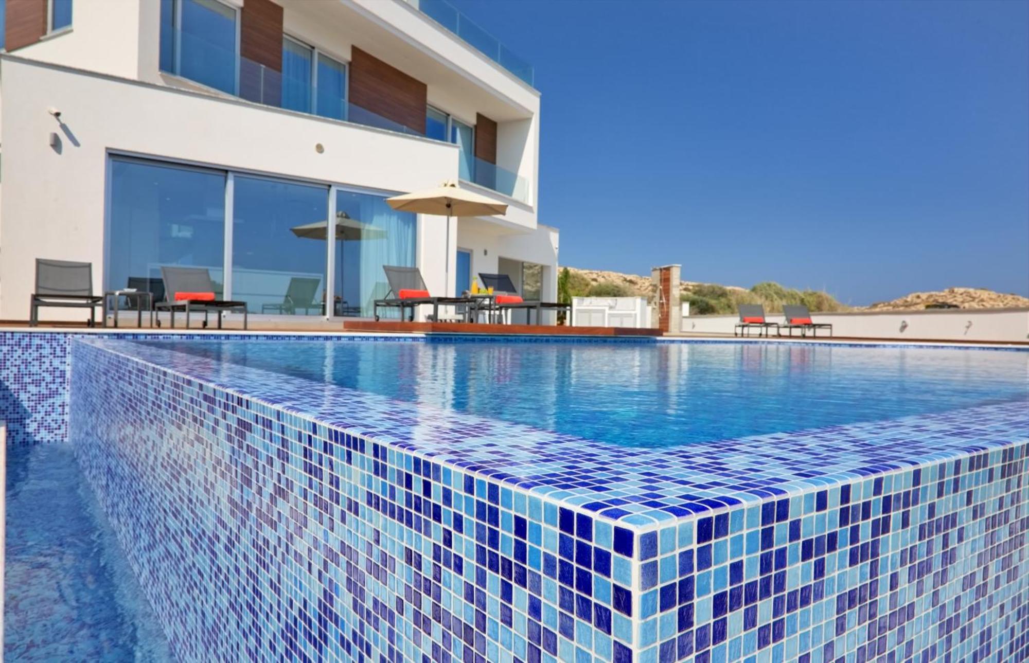 Beachfront Luxury Villa Idania Ayia Napa Eksteriør billede