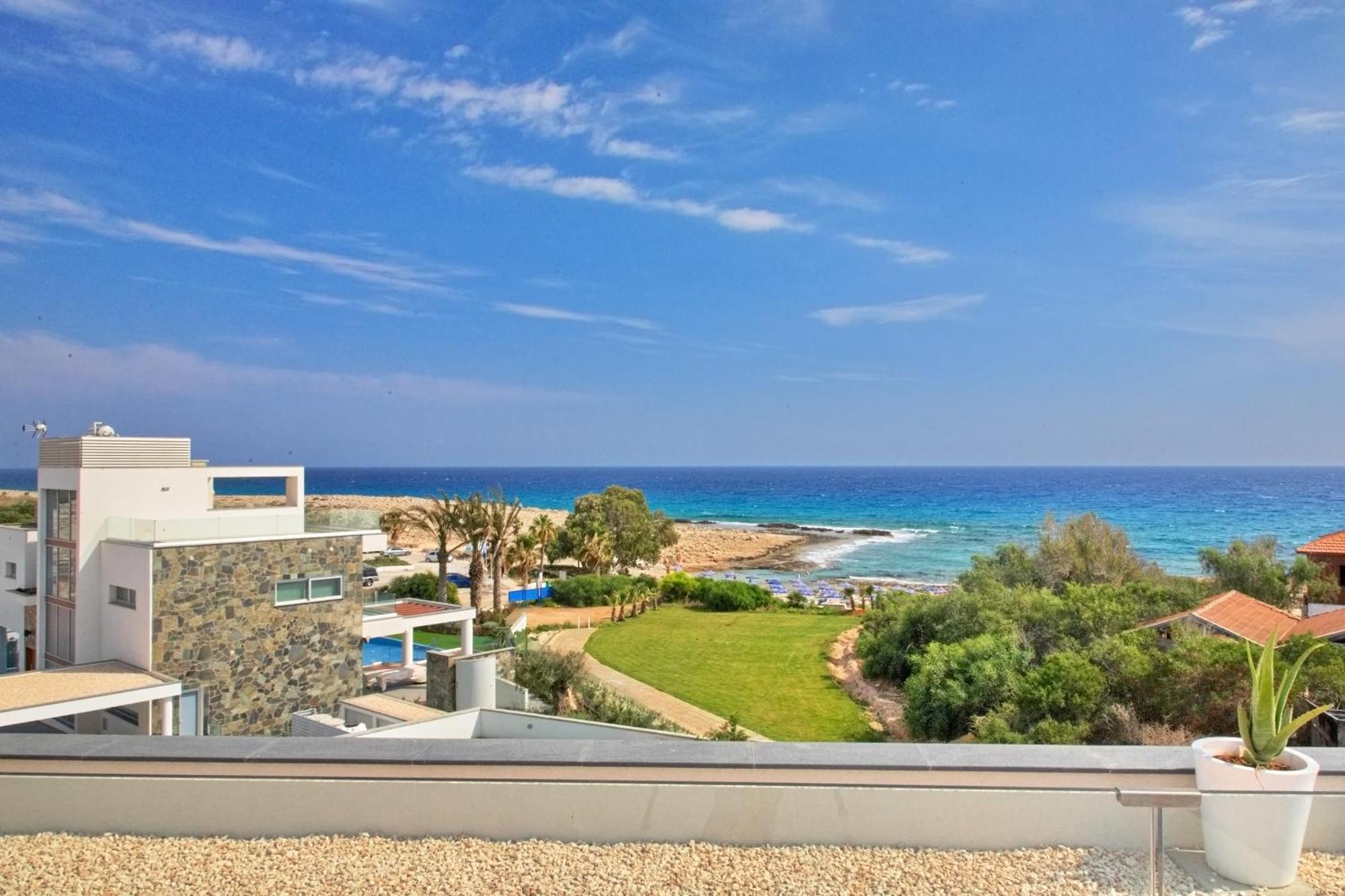 Beachfront Luxury Villa Idania Ayia Napa Eksteriør billede