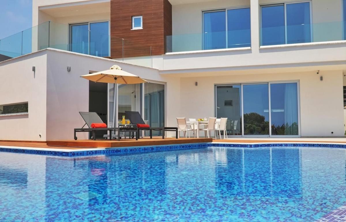 Beachfront Luxury Villa Idania Ayia Napa Eksteriør billede