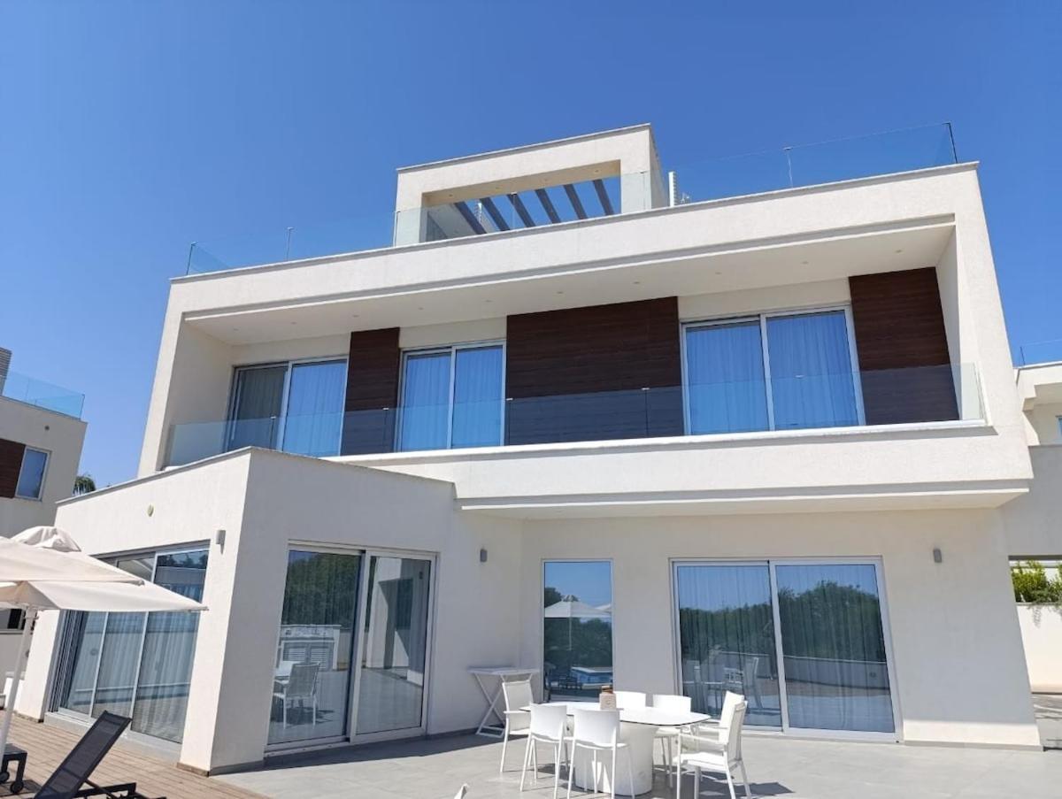 Beachfront Luxury Villa Idania Ayia Napa Eksteriør billede